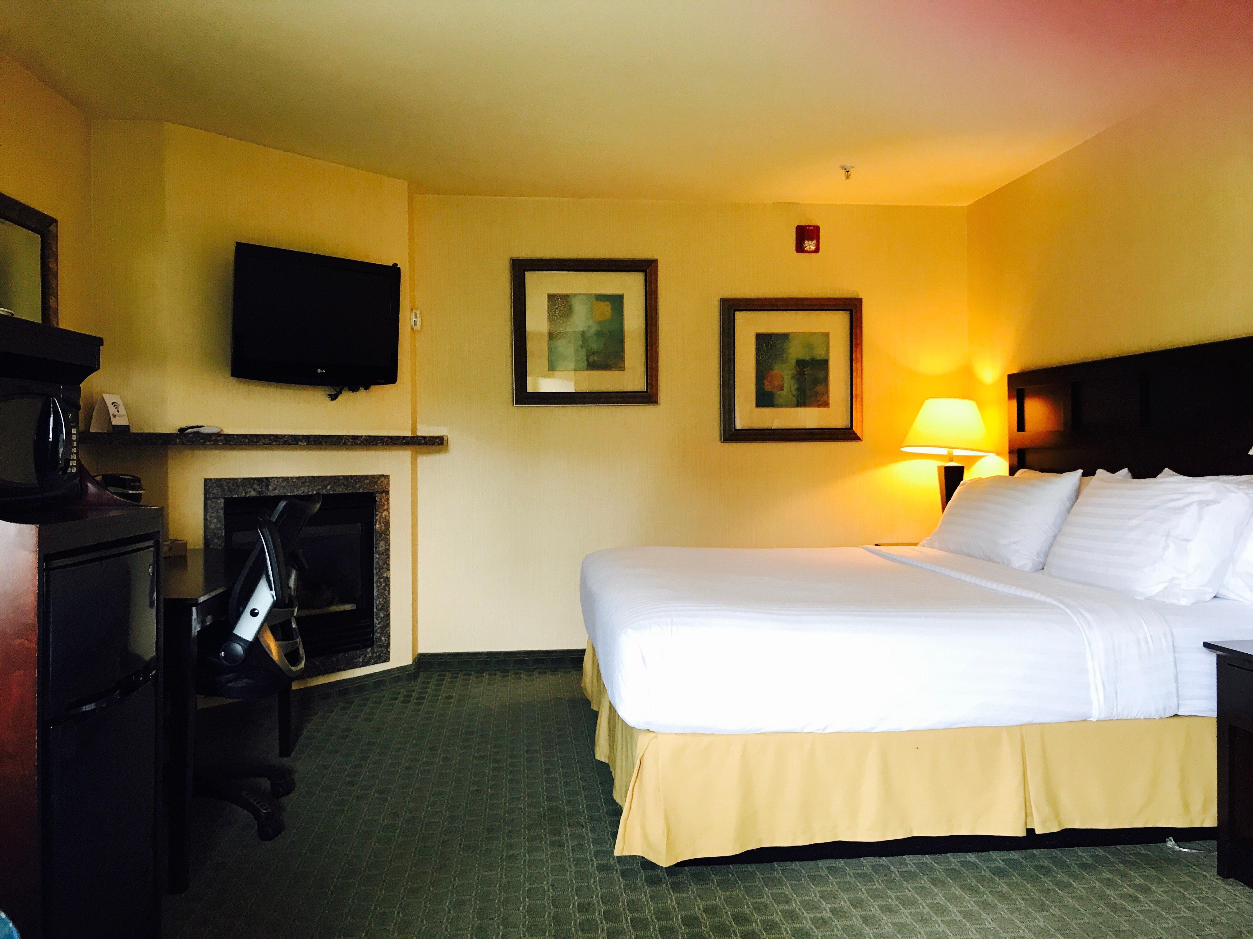 Holiday Inn Express Fort Bragg By Ihg Екстер'єр фото