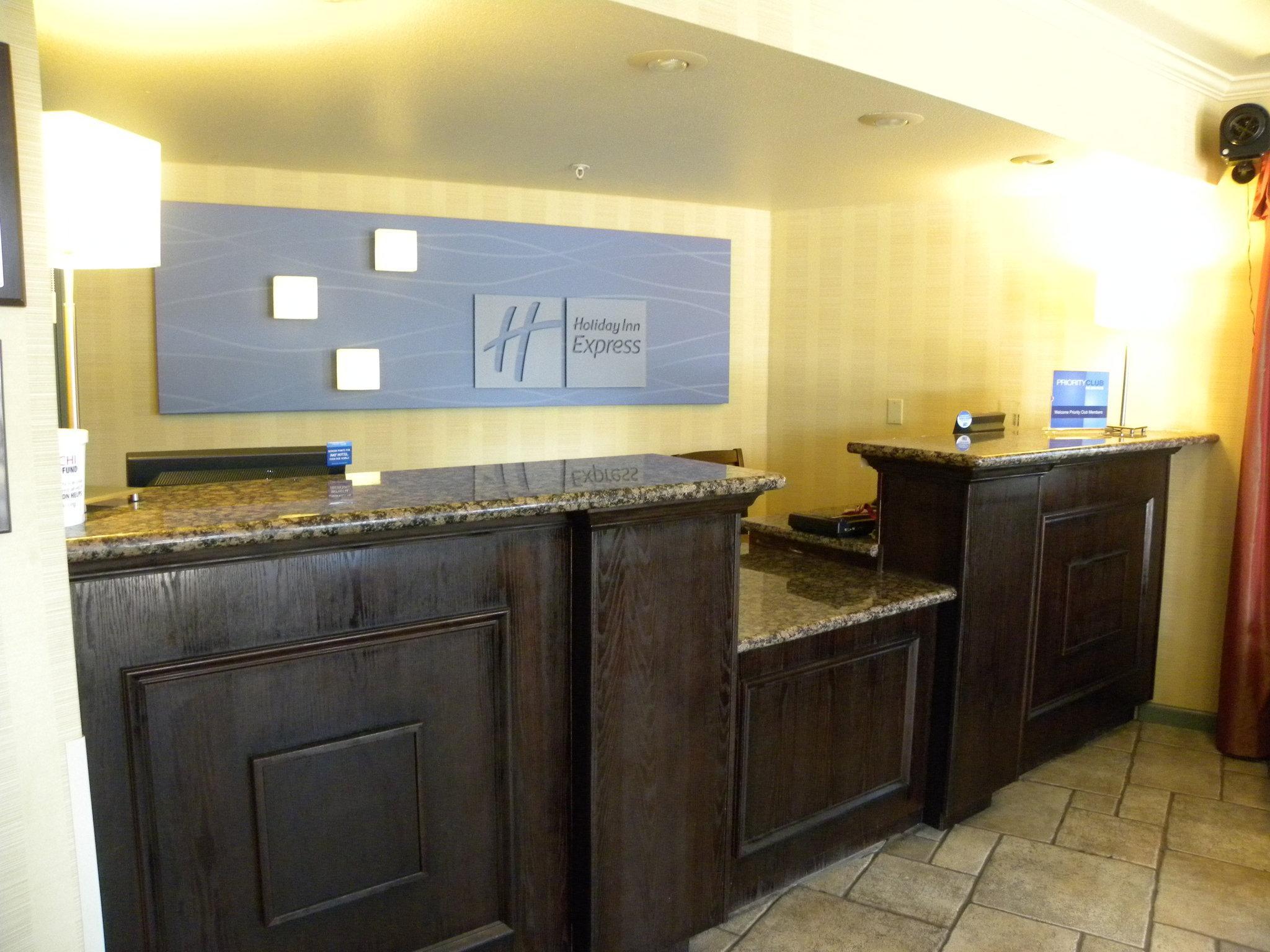 Holiday Inn Express Fort Bragg By Ihg Екстер'єр фото