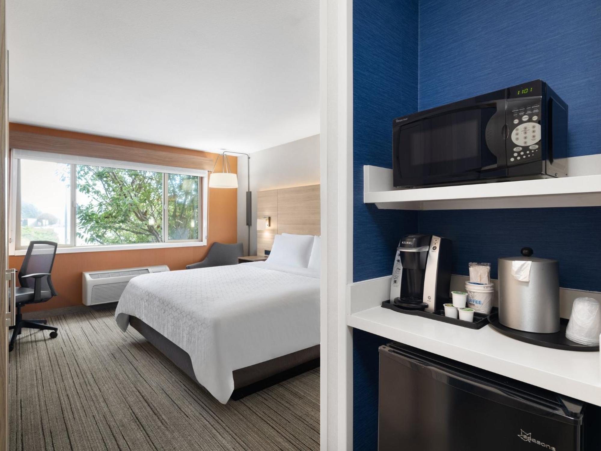 Holiday Inn Express Fort Bragg By Ihg Екстер'єр фото