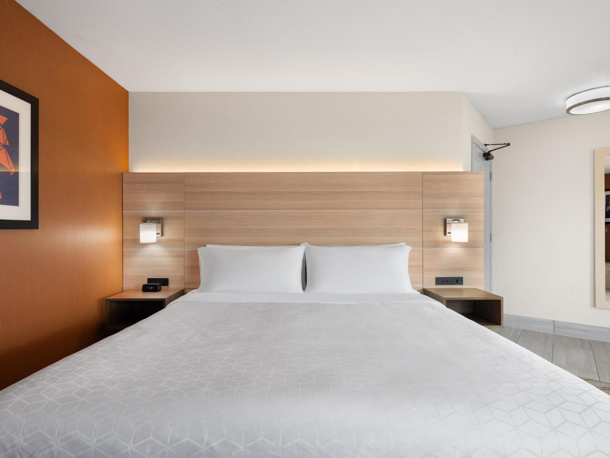 Holiday Inn Express Fort Bragg By Ihg Екстер'єр фото