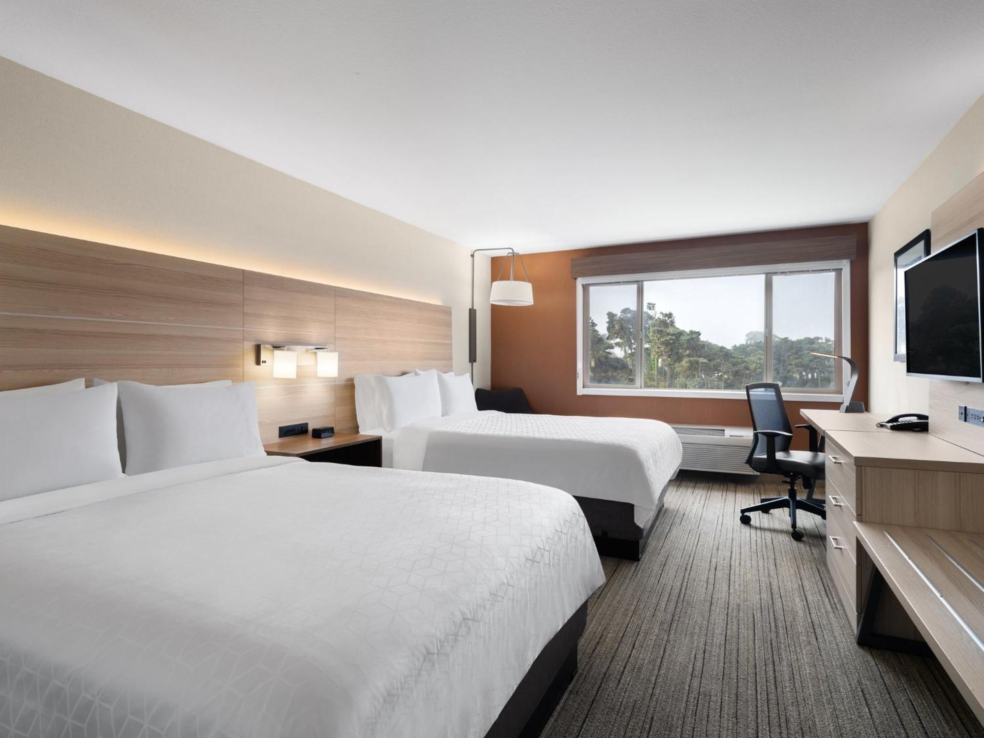 Holiday Inn Express Fort Bragg By Ihg Екстер'єр фото