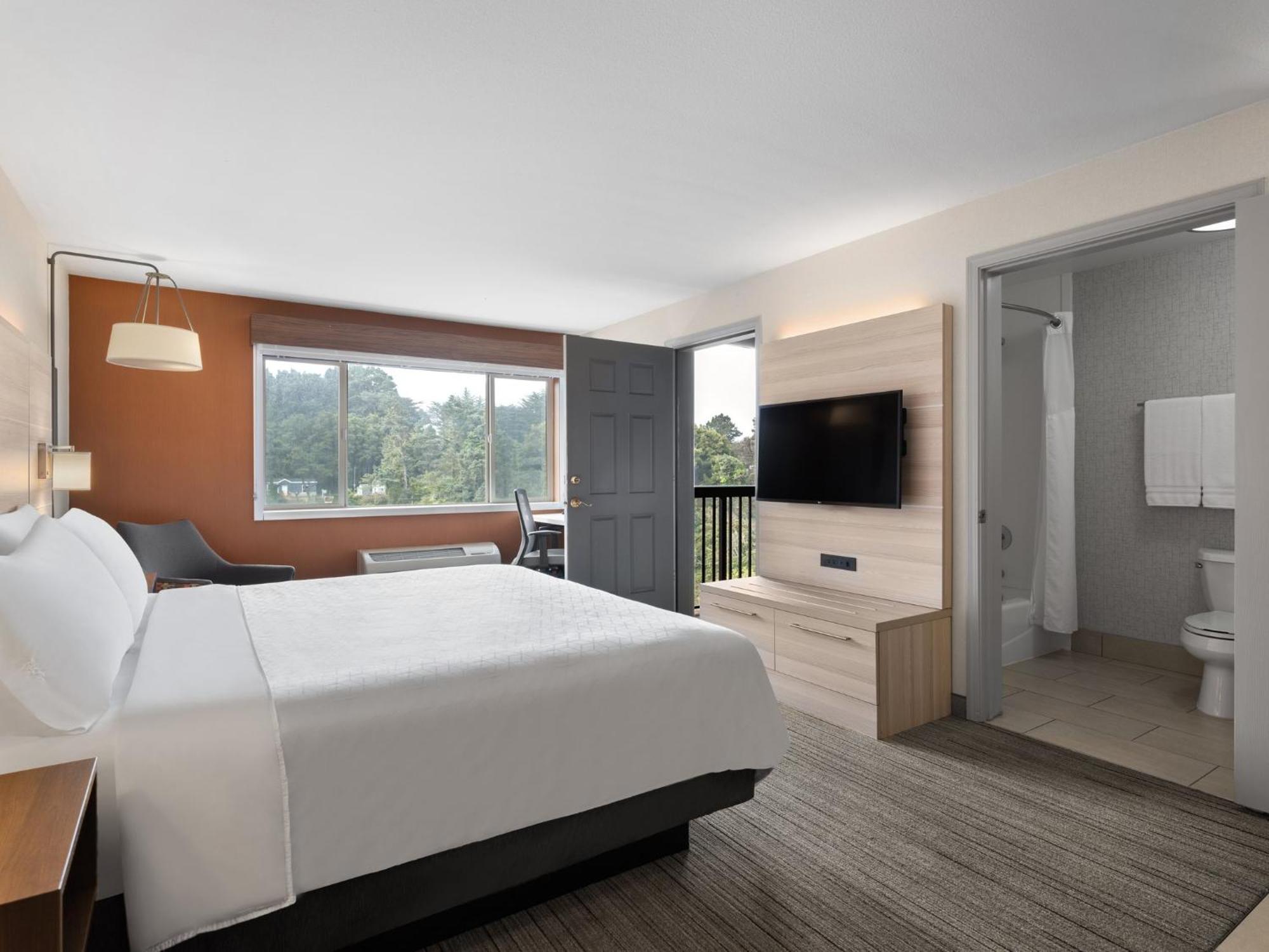 Holiday Inn Express Fort Bragg By Ihg Екстер'єр фото