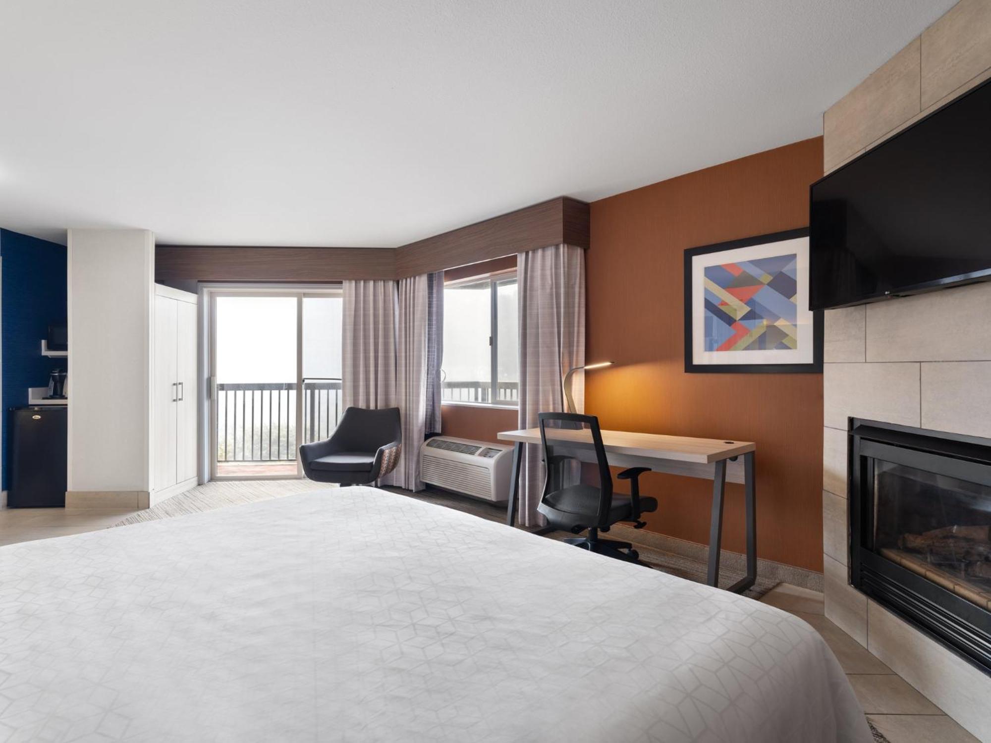 Holiday Inn Express Fort Bragg By Ihg Екстер'єр фото