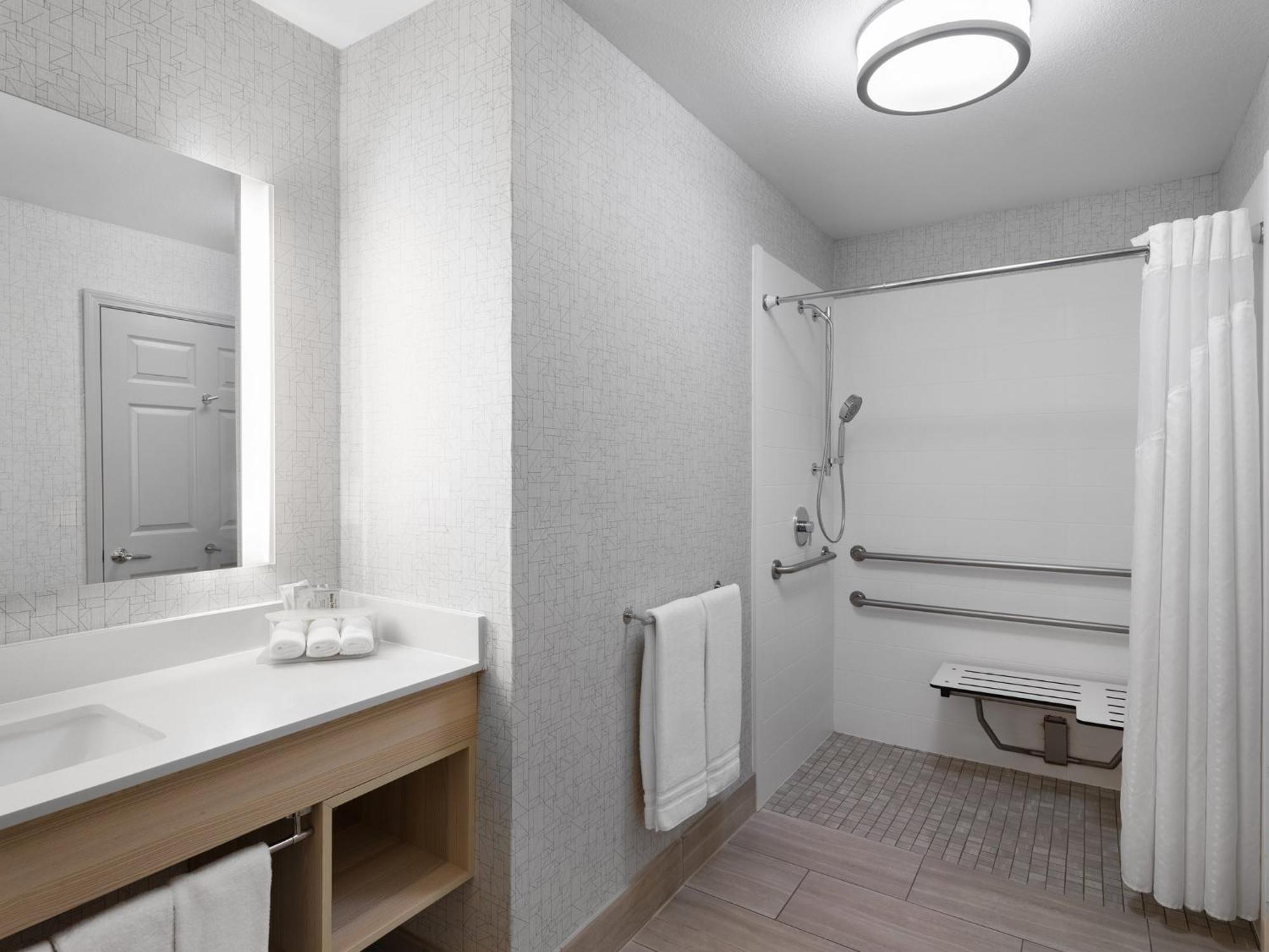 Holiday Inn Express Fort Bragg By Ihg Екстер'єр фото