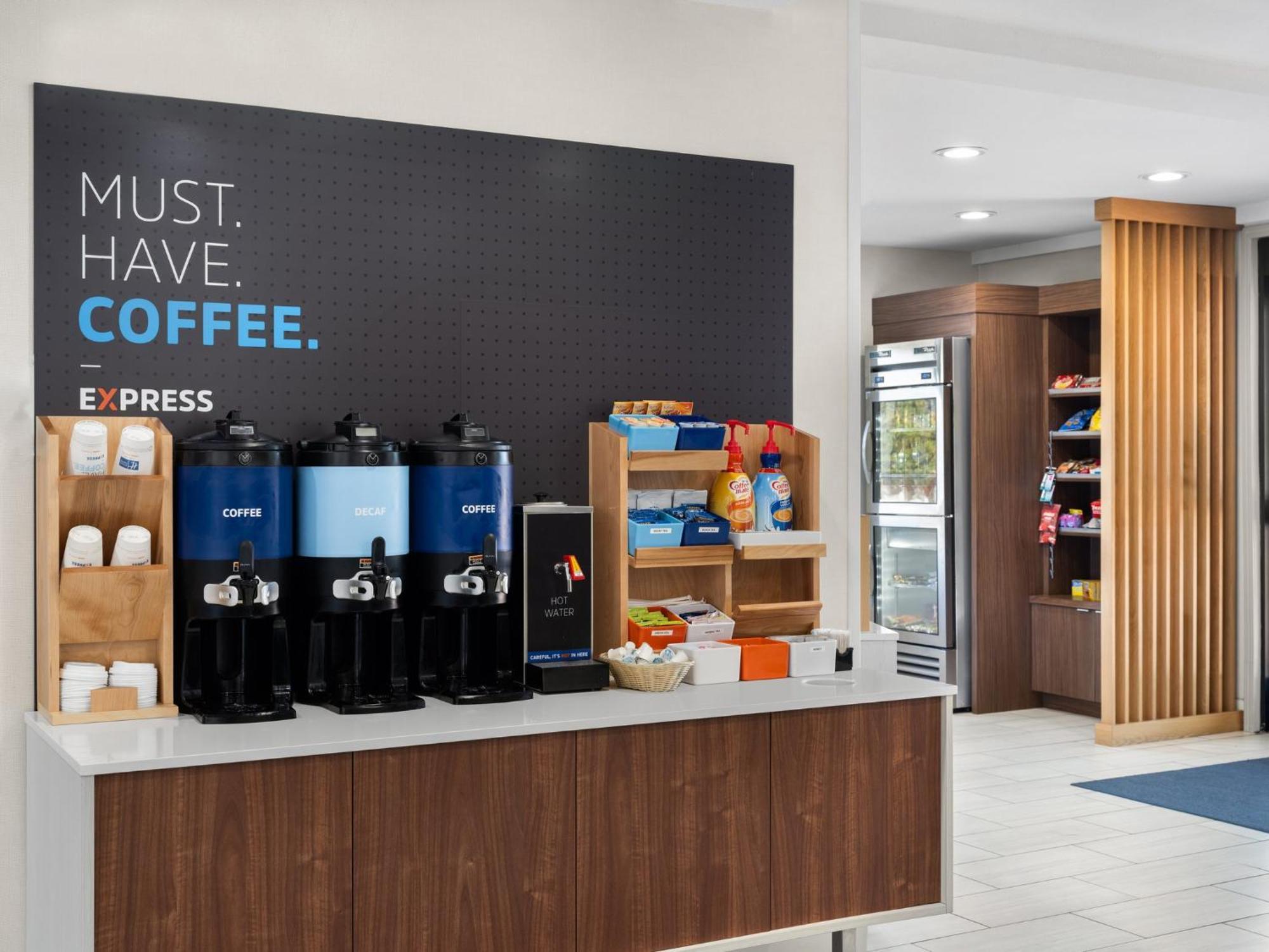Holiday Inn Express Fort Bragg By Ihg Екстер'єр фото