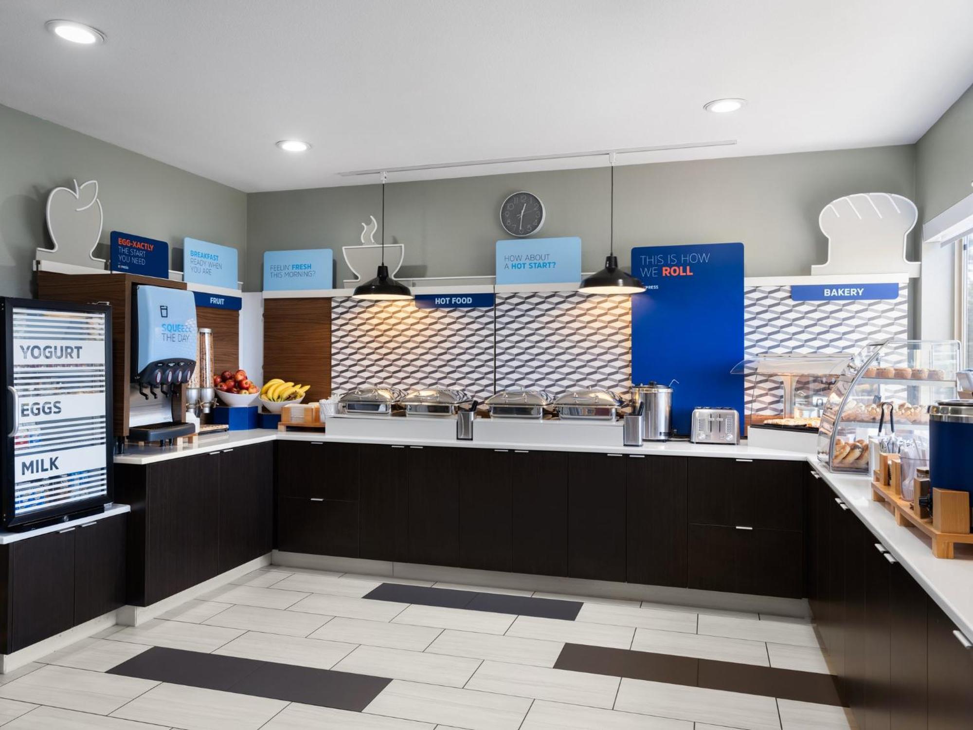 Holiday Inn Express Fort Bragg By Ihg Екстер'єр фото