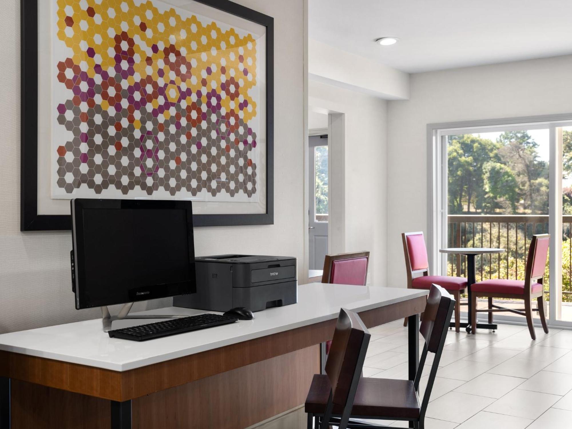 Holiday Inn Express Fort Bragg By Ihg Екстер'єр фото