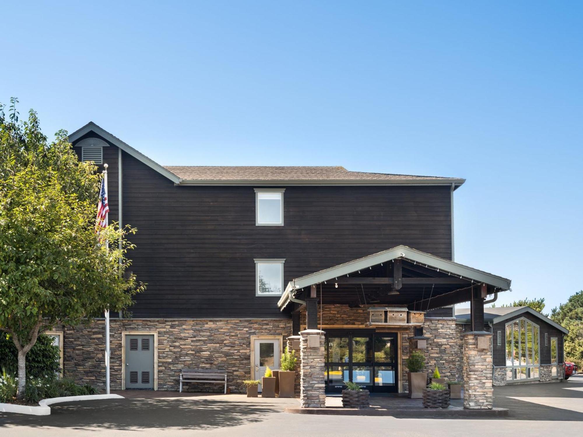 Holiday Inn Express Fort Bragg, An Ihg Hotel Екстер'єр фото