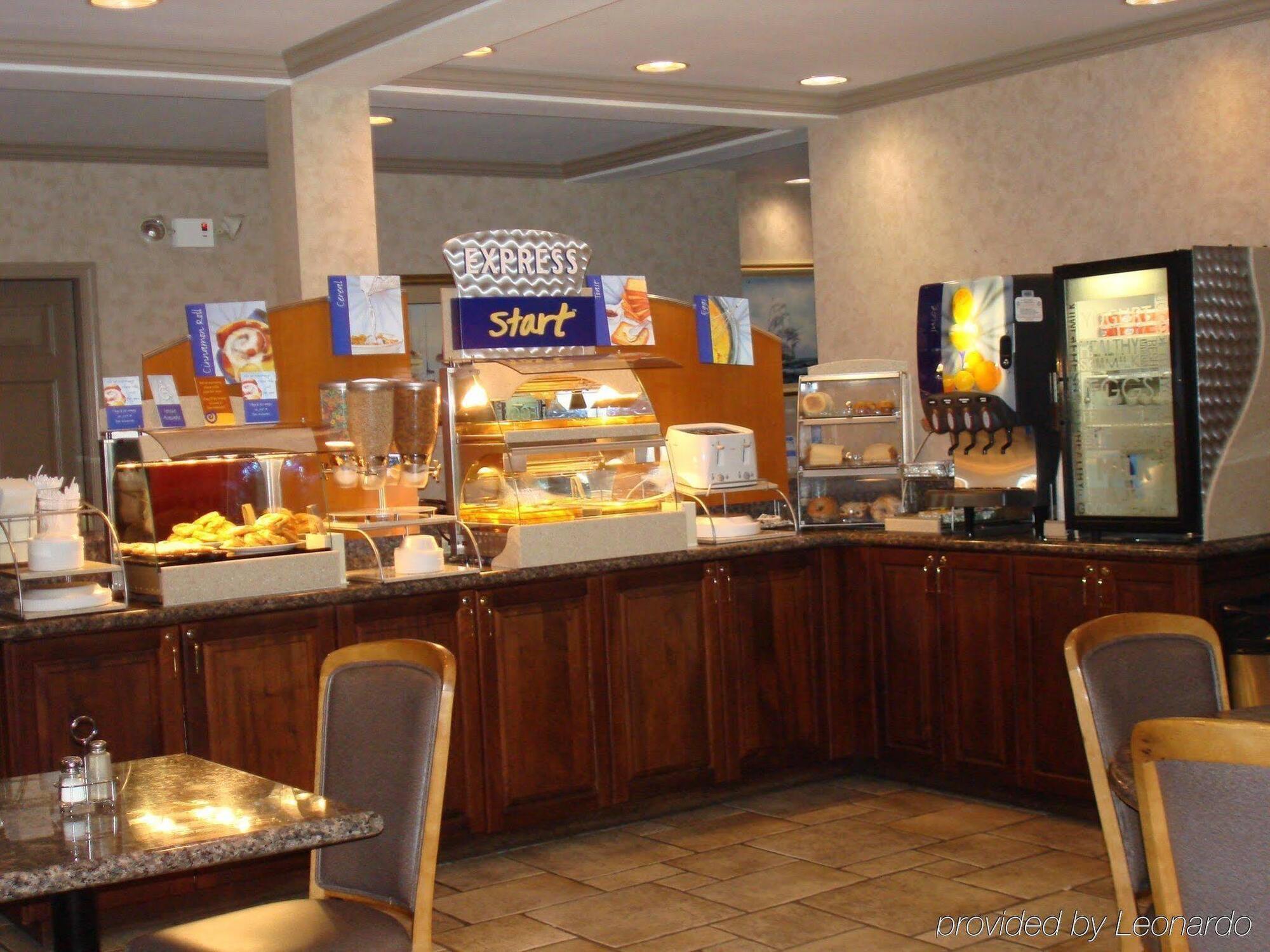 Holiday Inn Express Fort Bragg By Ihg Екстер'єр фото